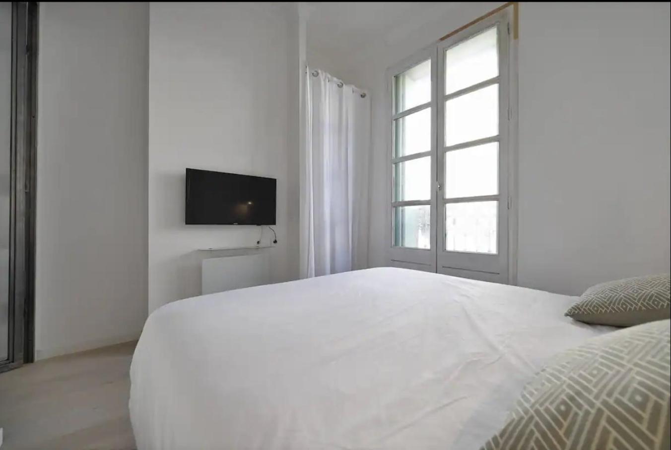 Espace Le Cheval Blanc 卡斯泰尔诺勒莱 外观 照片