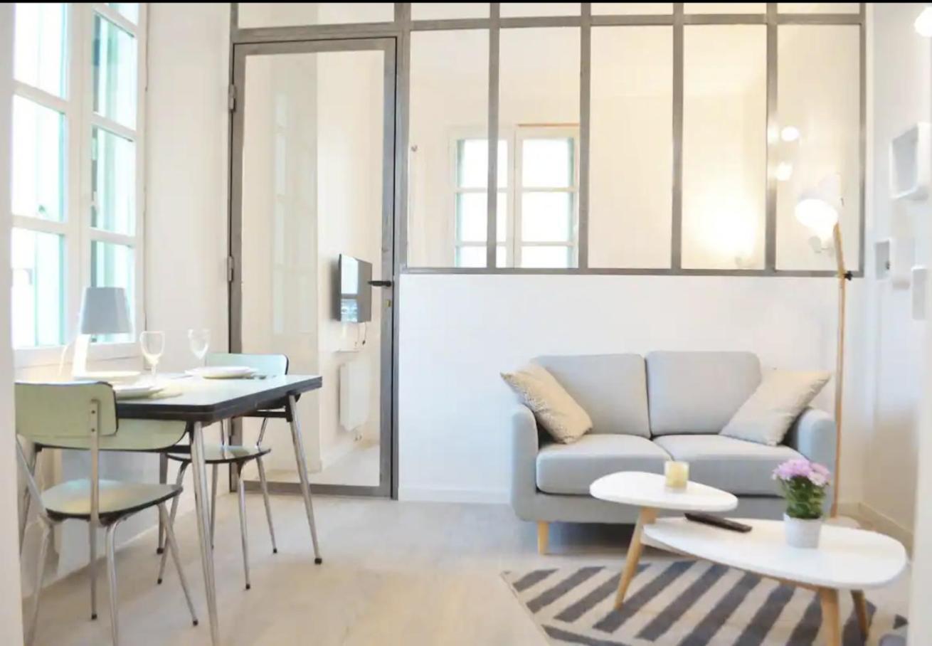 Espace Le Cheval Blanc 卡斯泰尔诺勒莱 外观 照片